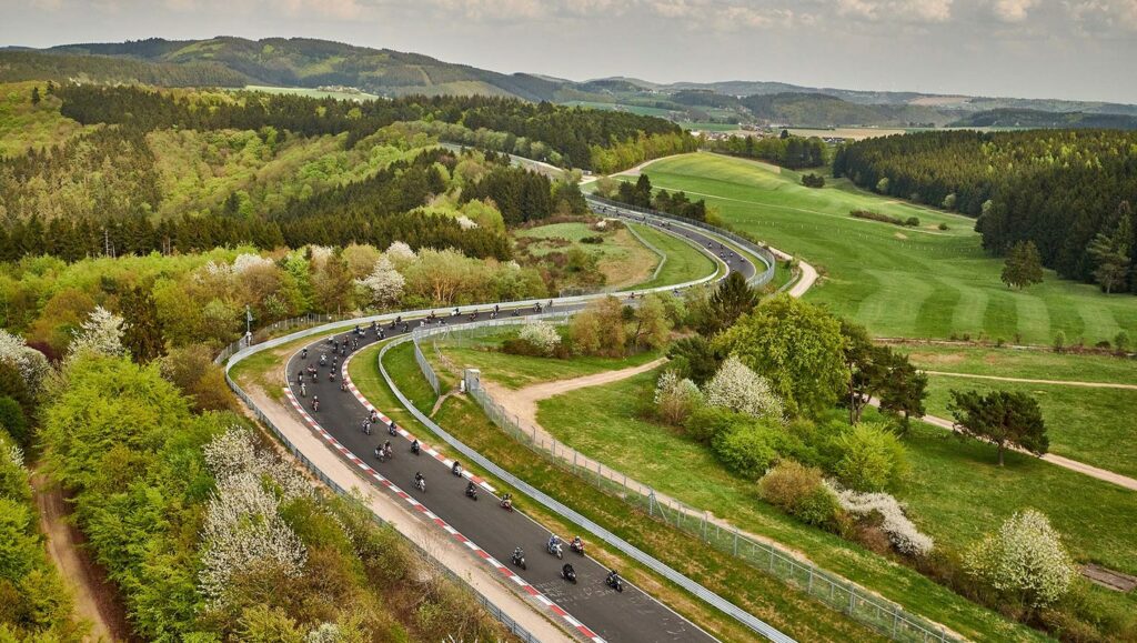 111/ Anlassen am Nuerburgring, EUROPA, Deutschland, Rheinland-Pfalz, Nuerburg, Nuerburgring, Nordschleife, 22.04.2018 16:18:57: Copyright by Robert Kah / imagetrust