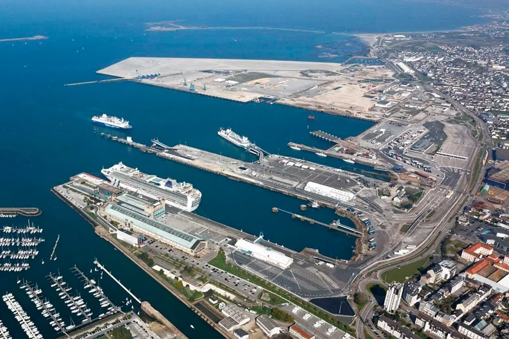 J1-Port de Cherbourg-vue aerienne